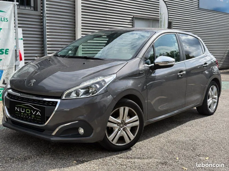 Peugeot 208 2019 photo 2