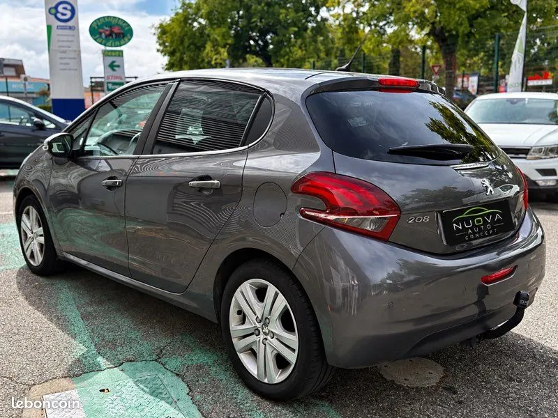 Peugeot 208 2019 photo 4