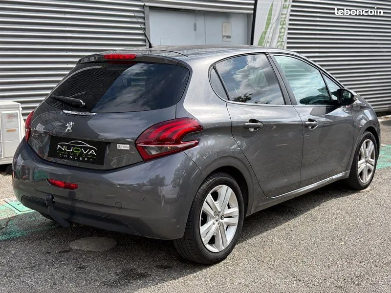 Peugeot 208 2019 photo 5
