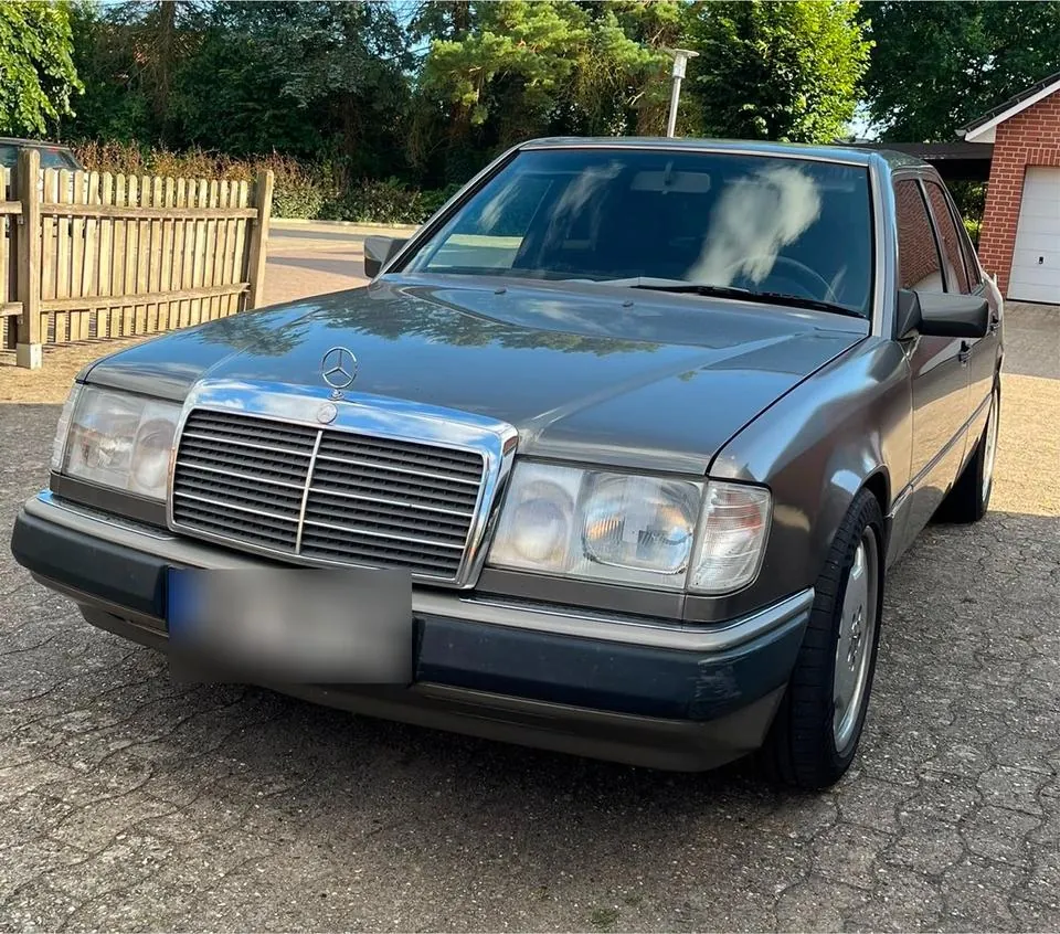 Mercedes-Benz W124