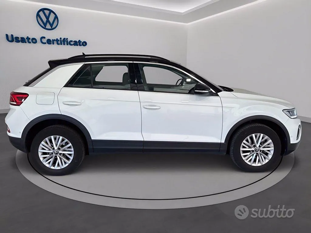 Volkswagen T-Roc 2023 photo 3