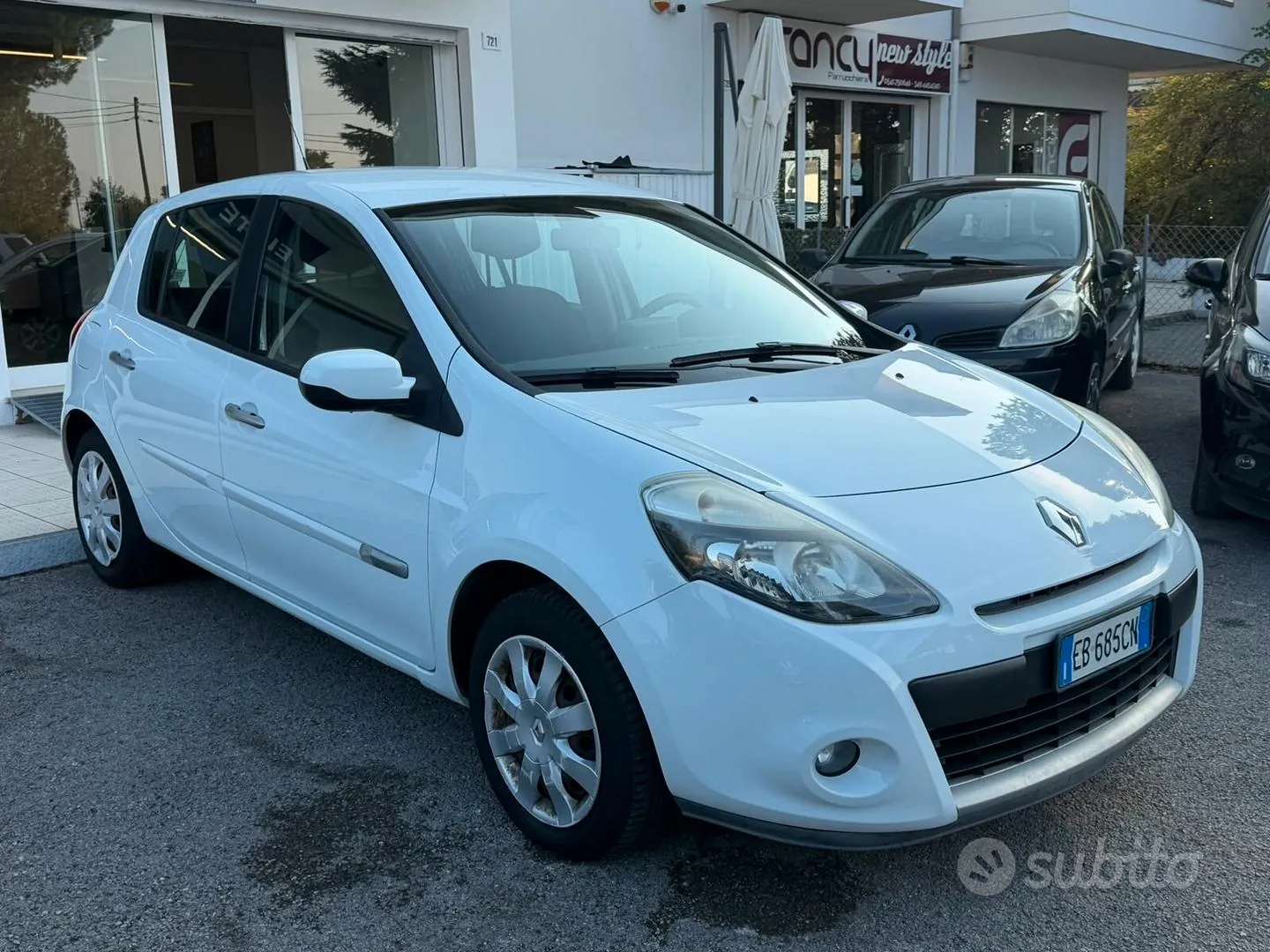 Renault Clio 2012 photo 2