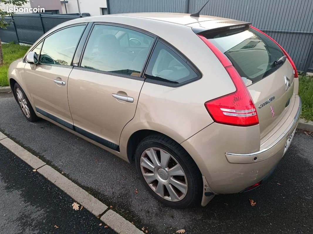 Citroen C4 2006 photo 2