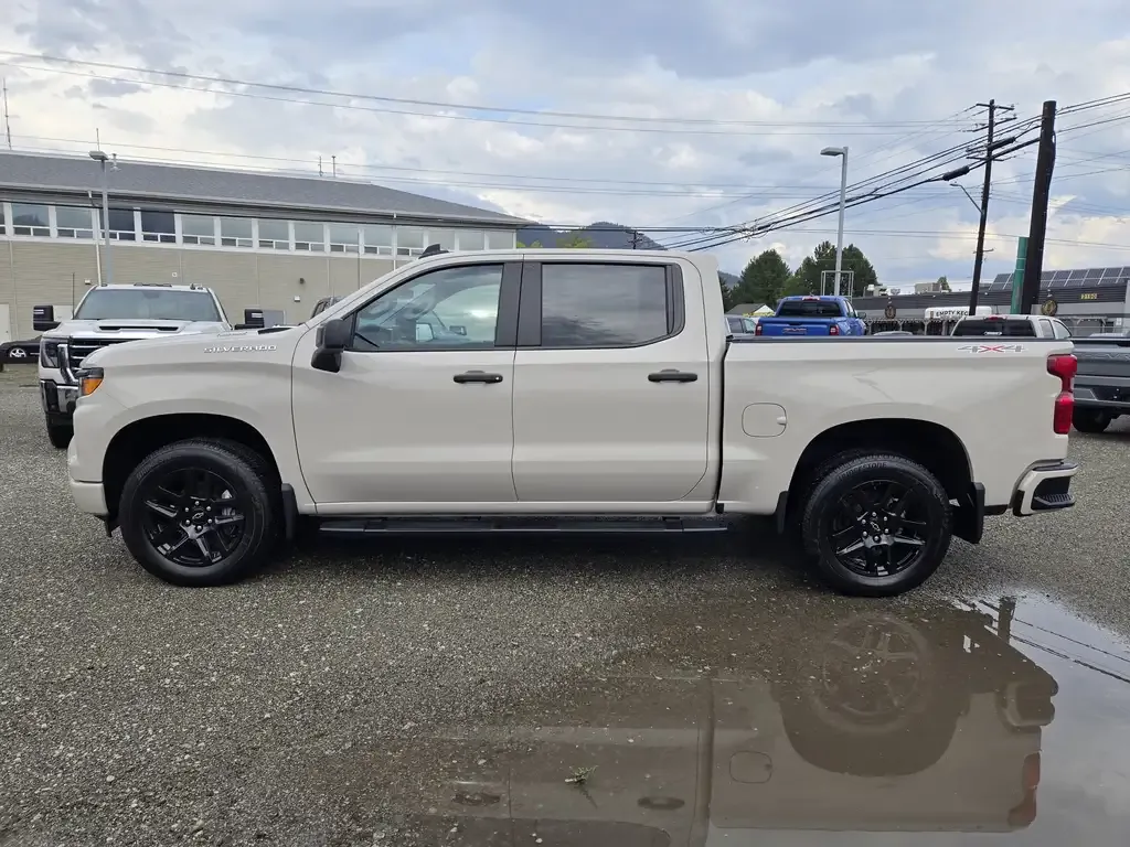 Chevrolet Silverado 1500 2026 photo 2