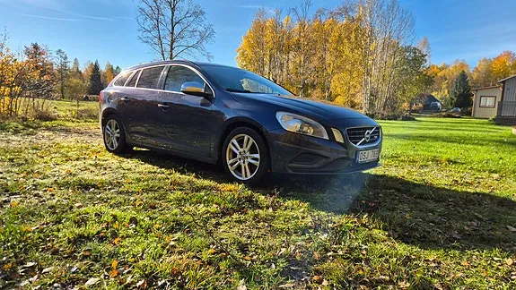 Volvo V60 2013 photo 2