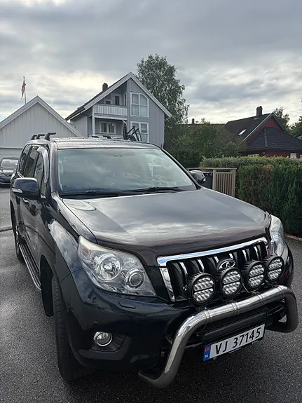 Toyota Land Cruiser 2012 photo 2