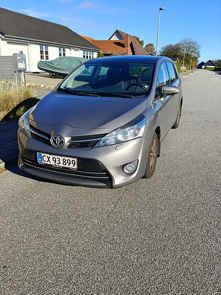 Toyota Verso 2014 photo 2