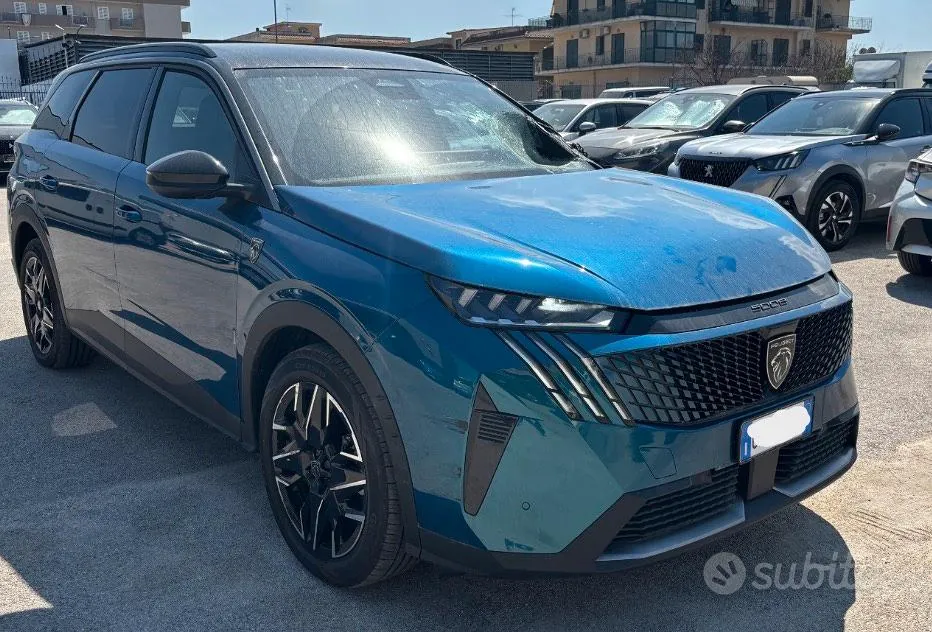 Peugeot 5008 2025 photo 3