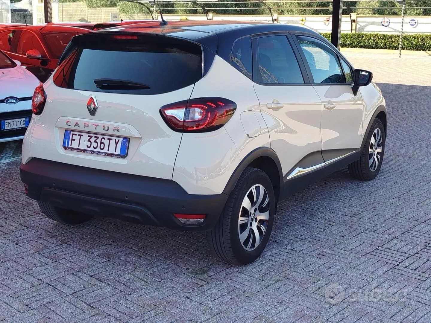 Renault Captur 2018 photo 2