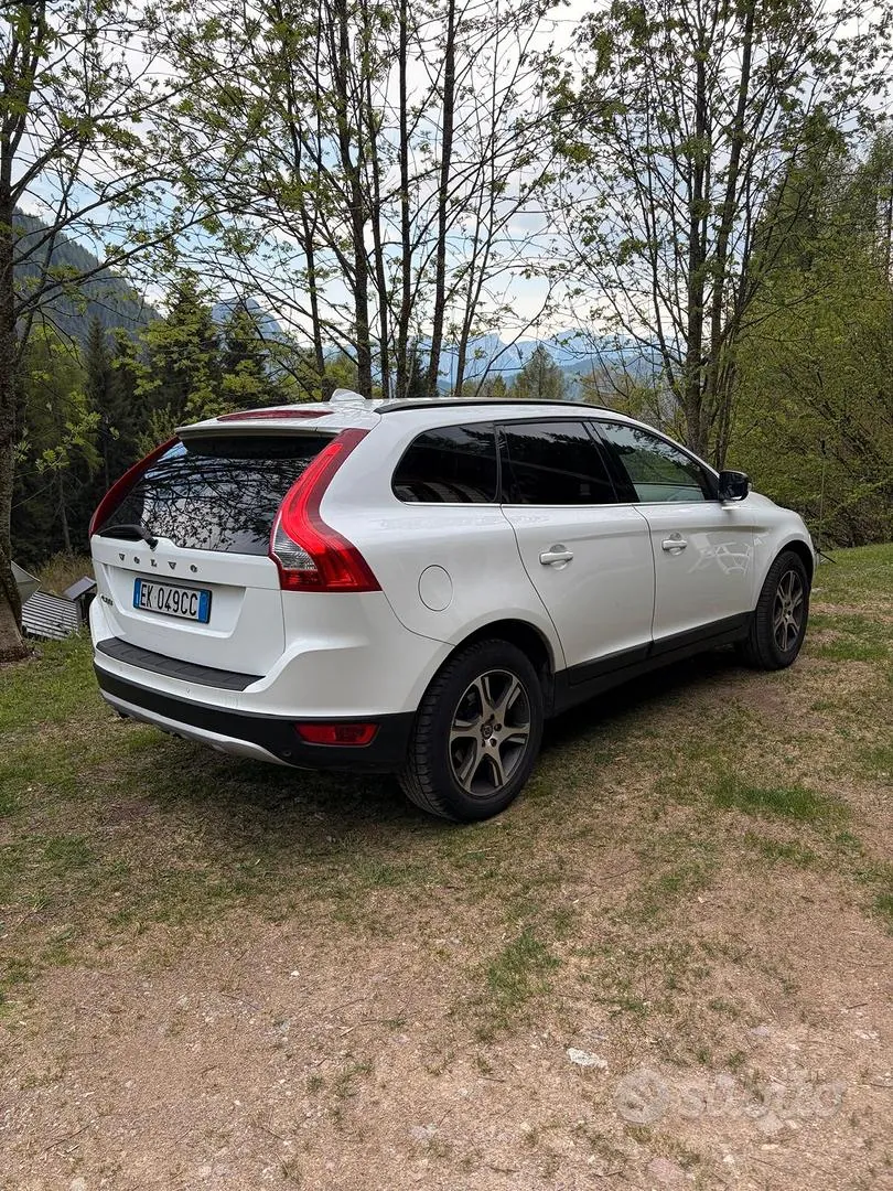 Volvo Xc60 2011 photo 2