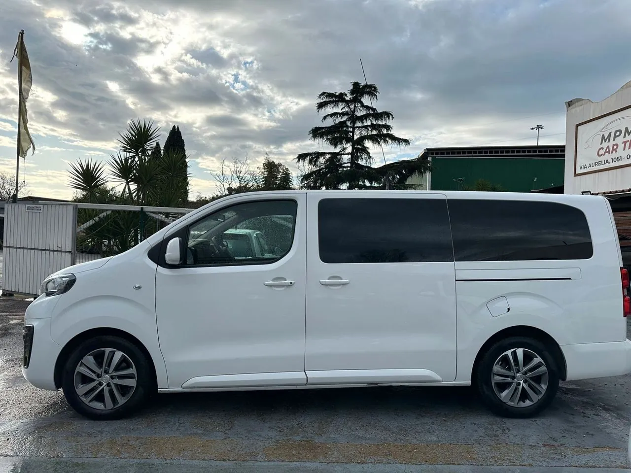 Peugeot Traveller 2020 photo 4