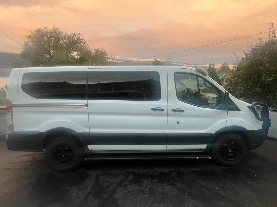 Ford Transit Passenger 2017 photo 3