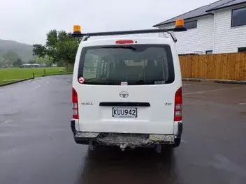 Toyota Hiace 2017 photo 5