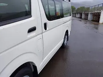 Toyota Hiace 2017 photo 4