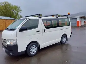 Toyota Hiace 2017 photo 2