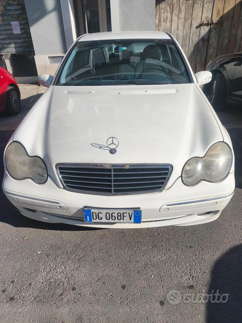 Mercedes-Benz C-Class 2002 photo 2