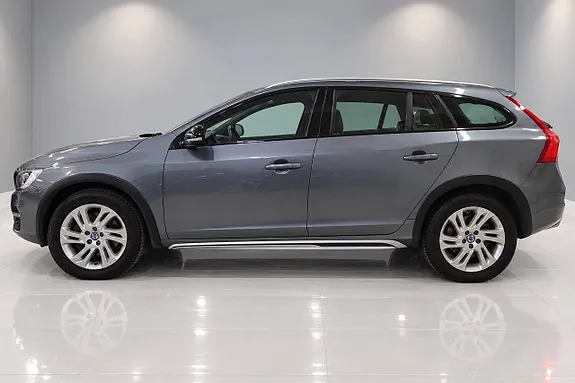 Volvo V60 Cross Country 2018 photo 3