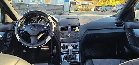Mercedes-Benz C220 2011 photo 4