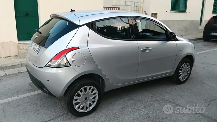Lancia Ypsilon 2021 photo 2