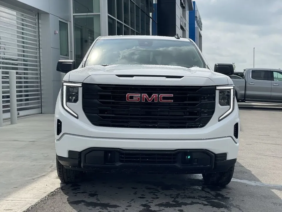 GMC Sierra 1500 2026 photo 2