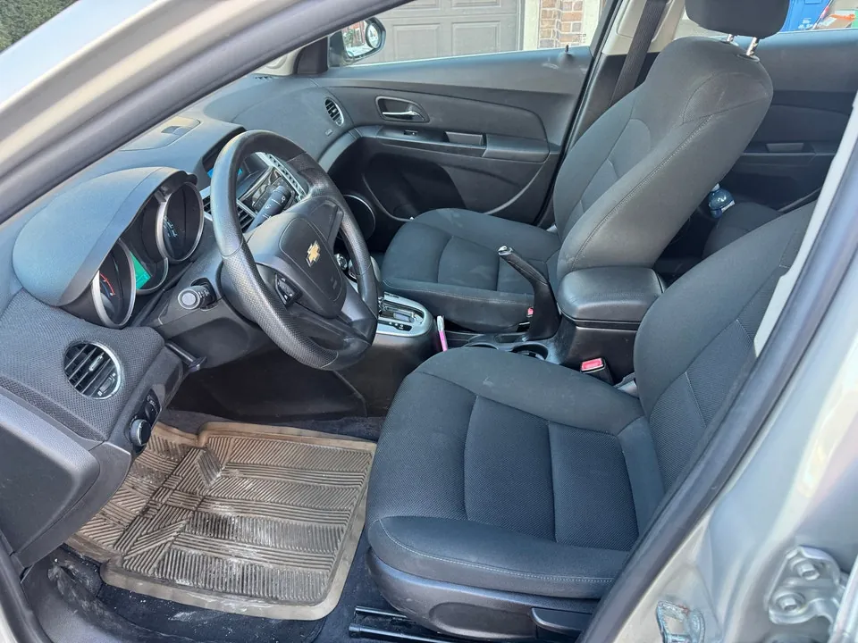 Chevrolet Cruze 2012 photo 2