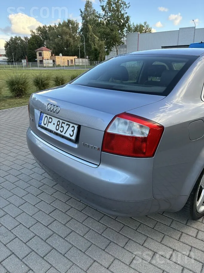 Audi A4 2003 photo 4