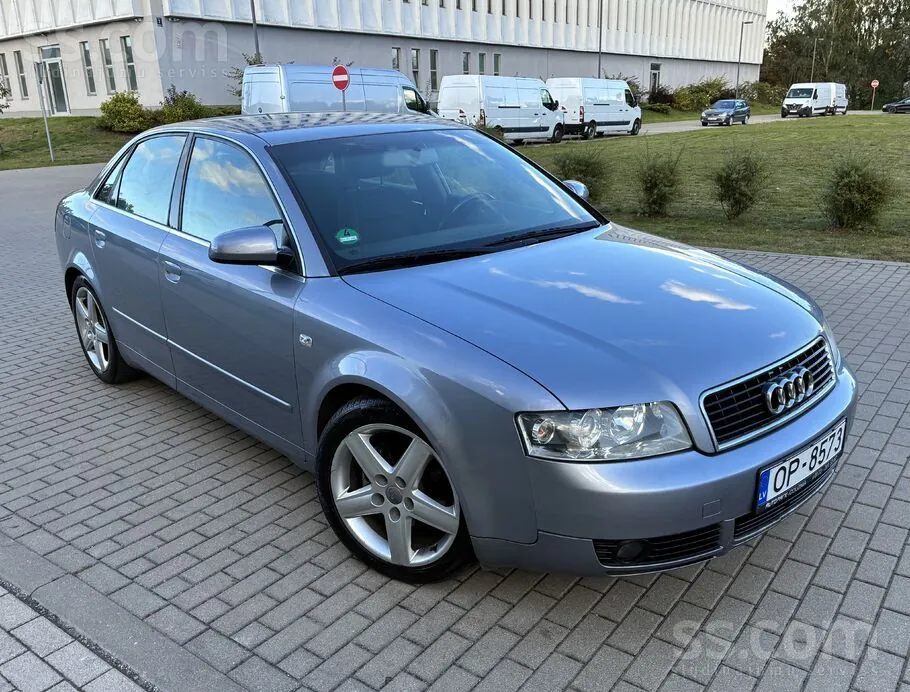 Audi A4 2003 photo 2