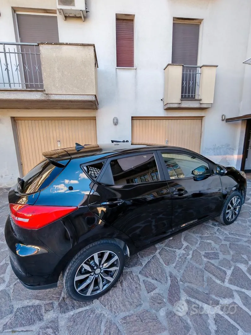 Volkswagen Golf 2022 photo 2