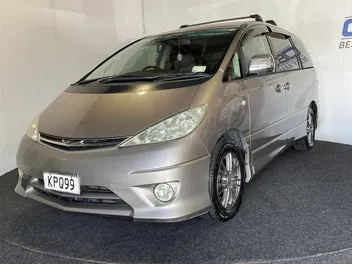 Toyota Estima 2005 photo 4