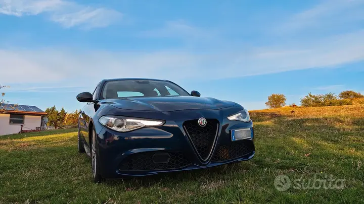 Alfa Romeo Giulia 2017 photo 2