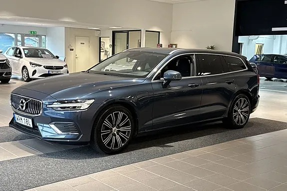 Volvo V60 2022 photo 2