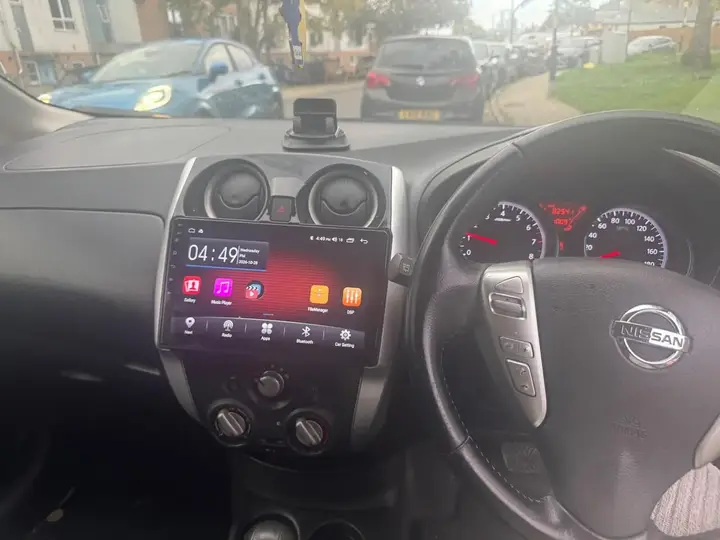 Nissan Note 2013 photo 2