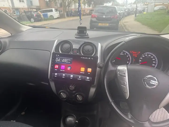 Nissan Note 2013 photo 5