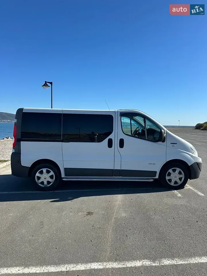 Renault Trafic 2012 photo 5