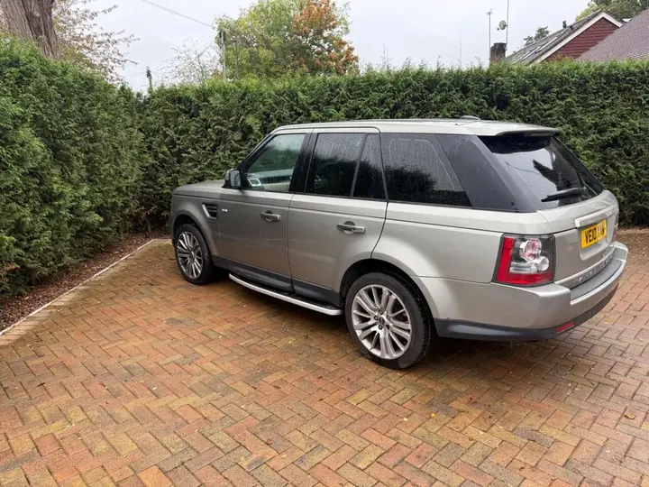 Land Rover Range Rover Sport 2010 photo 4