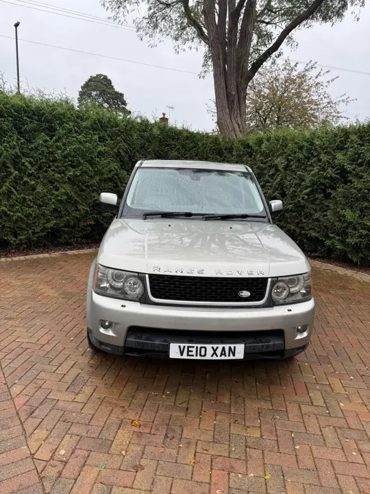 Land Rover Range Rover Sport 2010 photo 2