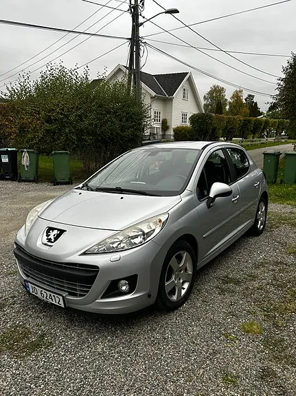 Peugeot 207 2010 photo 2