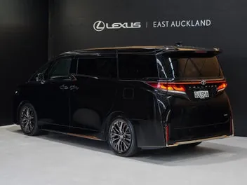 Toyota Vellfire 2023 photo 3