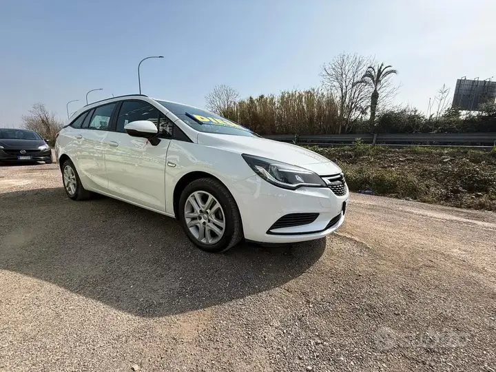 Opel Astra 2017 photo 2