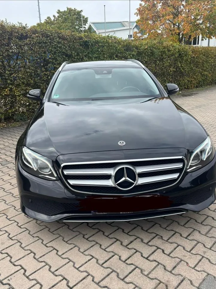 Mercedes-Benz E220