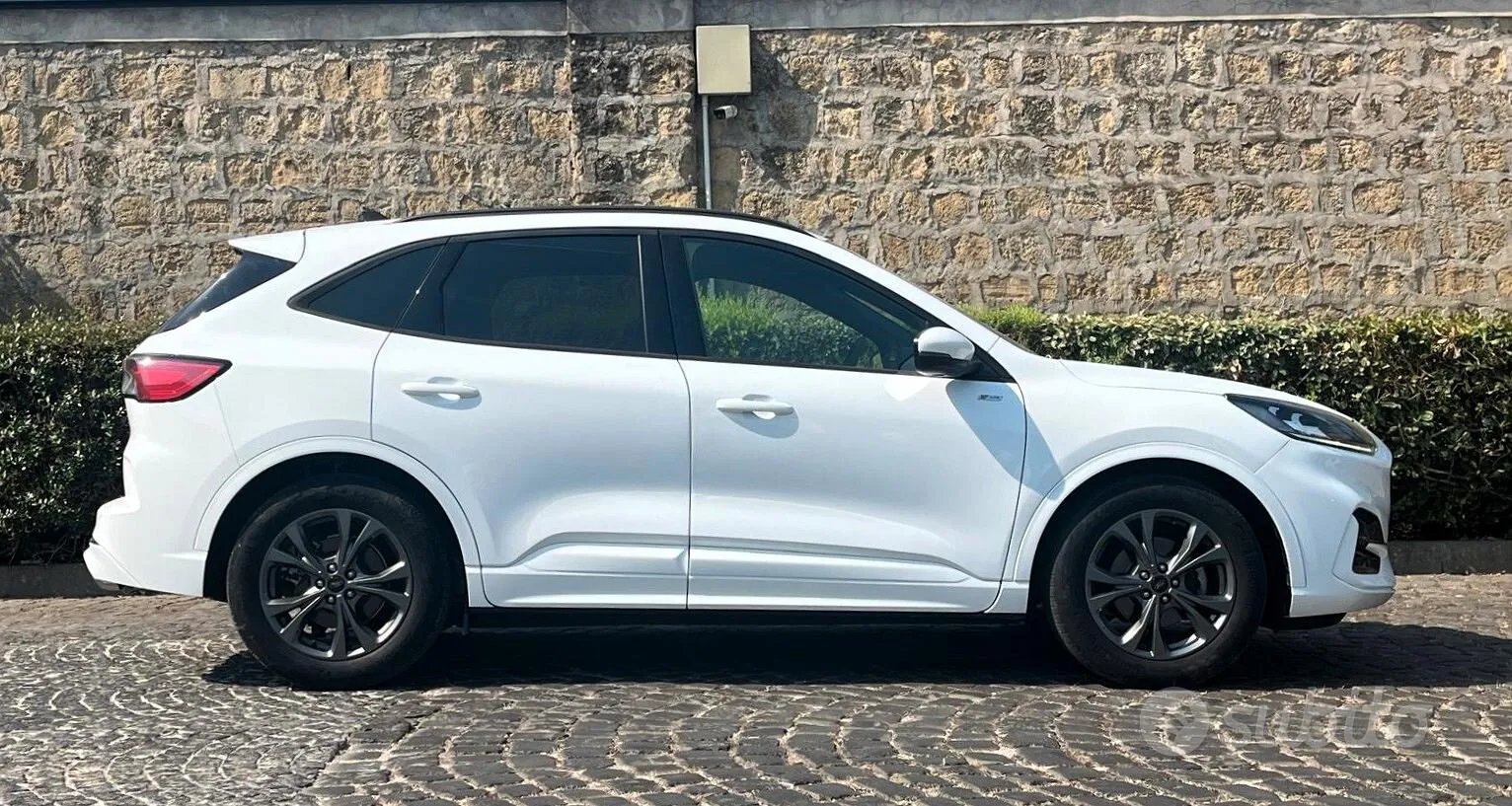Ford Kuga 2023 photo 2