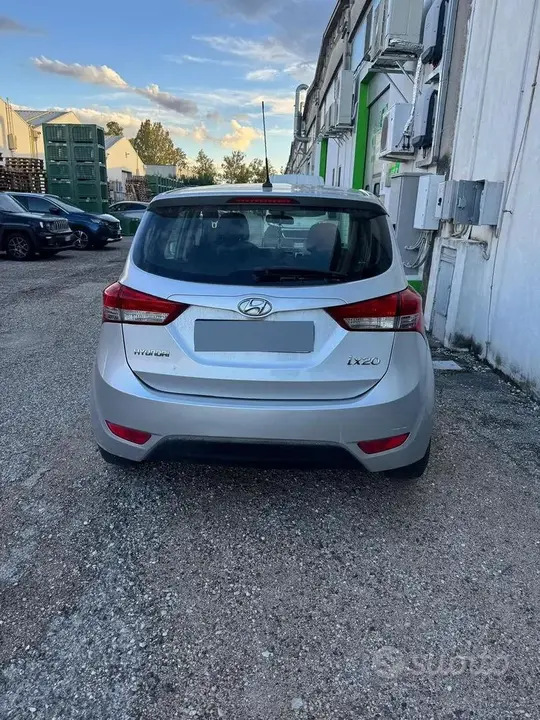 Hyundai Ix20 2014 photo 2