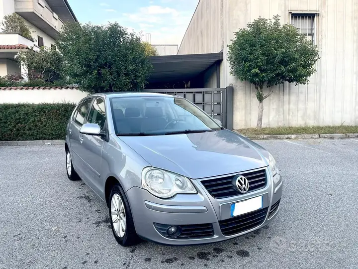Volkswagen Polo 2010 photo 3