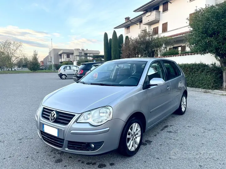 Volkswagen Polo 2010 photo 4