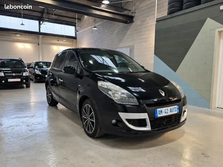 Renault Scenic 2012 photo 2