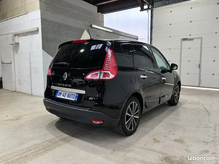 Renault Scenic 2012 photo 3