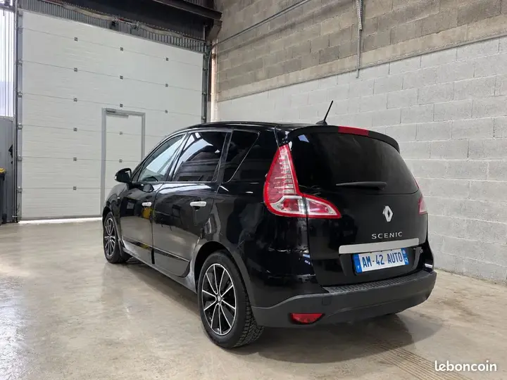 Renault Scenic 2012 photo 4
