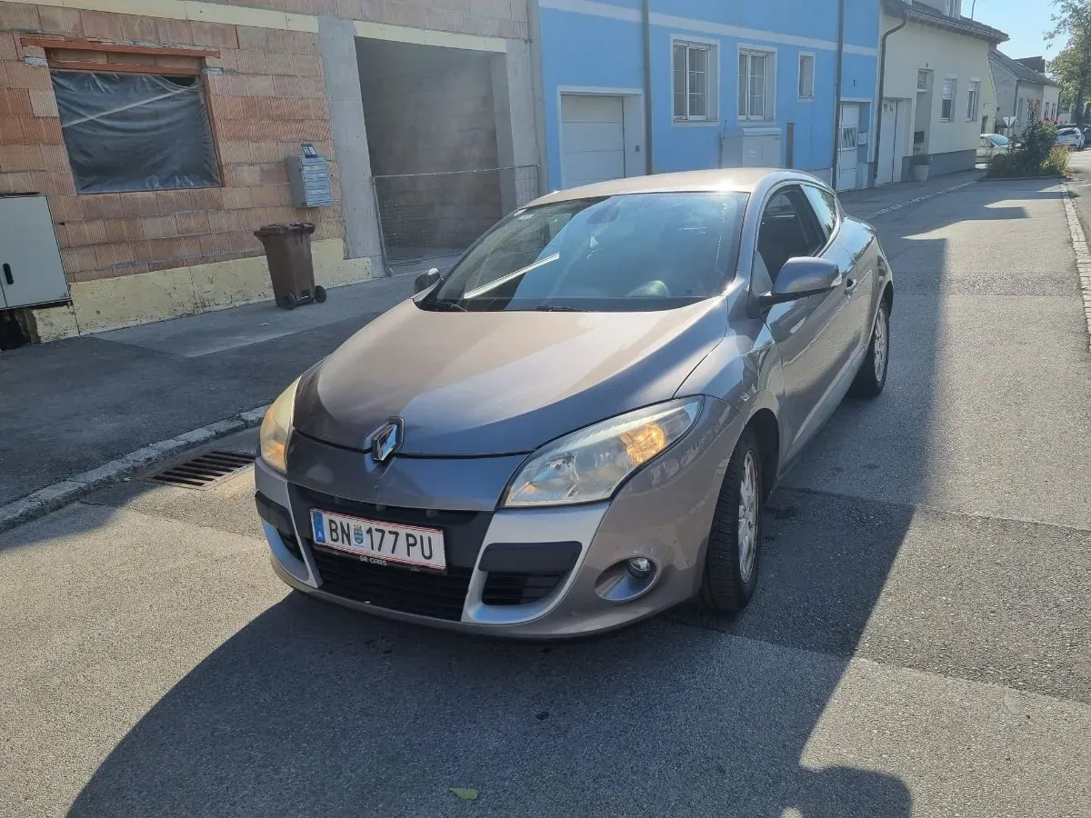 Renault Megane 2010 photo 2