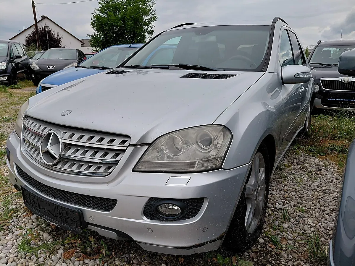 Mercedes-Benz M-Class 2006 photo 2