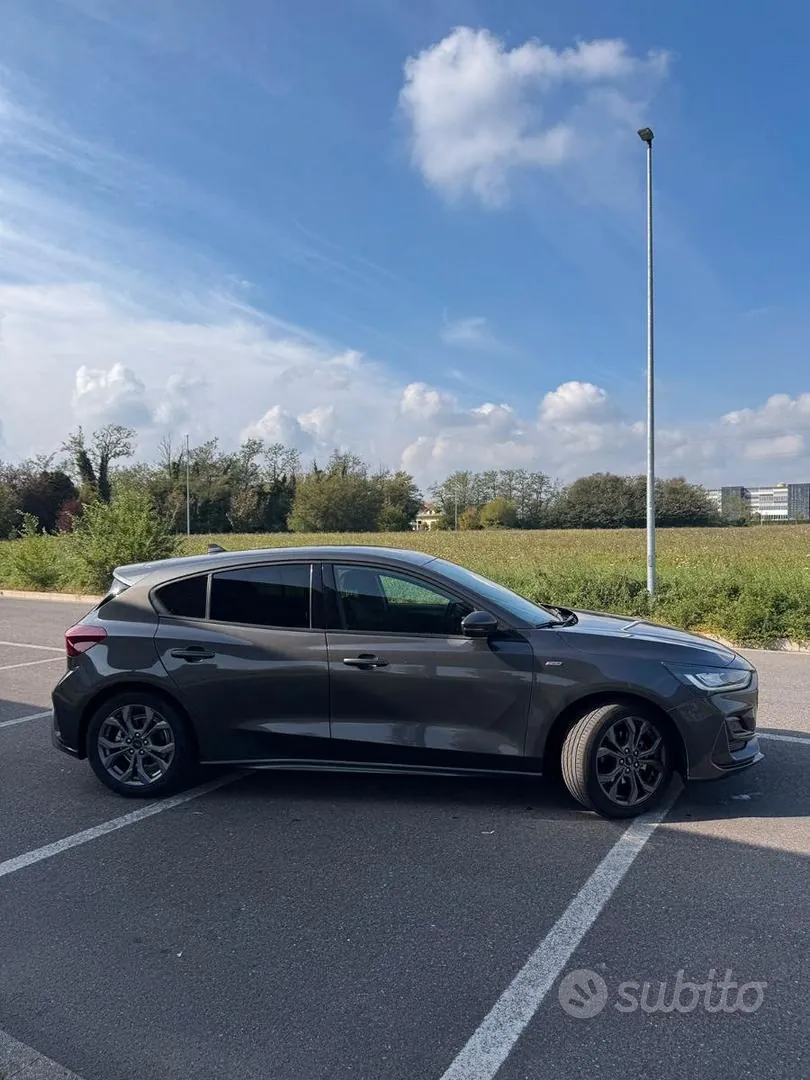 Ford Focus 2022 photo 3